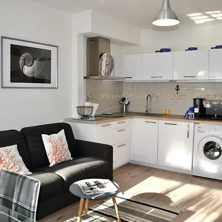 Pretty 40m With Balcony Near The Beach Apartment *